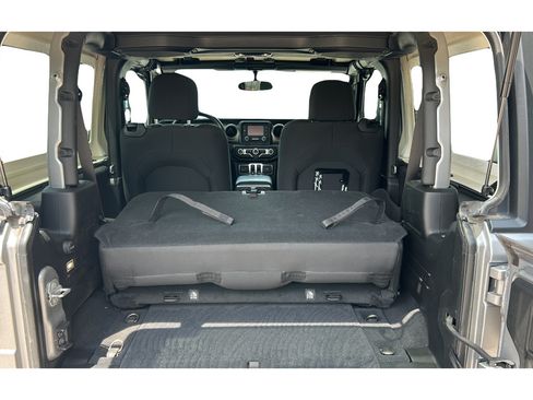 Used 2020 Jeep Wrangler Sport AWD/4WD image 10