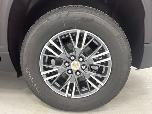 New 2026 Chevrolet Traverse LT w/ Driver Confidence Package FWD image 38