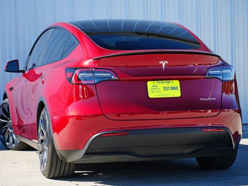 Used 2024 Tesla Model Y Performance image 6