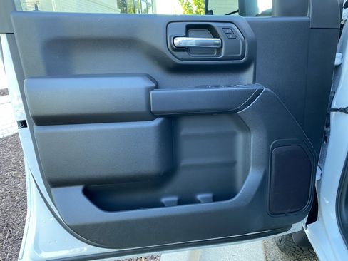 Used 2026 Chevrolet Silverado 2500 Custom w/ Custom Value Package image 15