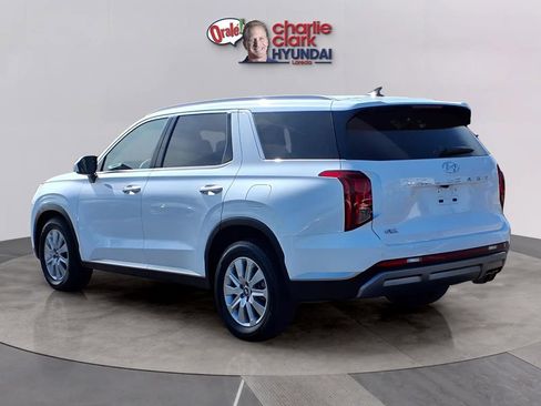 Used 2025 Hyundai Palisade SEL FWD image 3