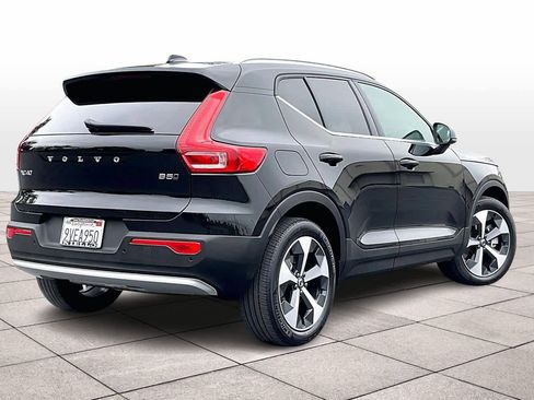 Used 2025 Volvo XC40 B5 Core w/ Protection Package Premier image 16