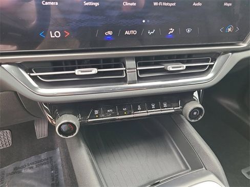 New 2026 Chevrolet Equinox EV LT image 32