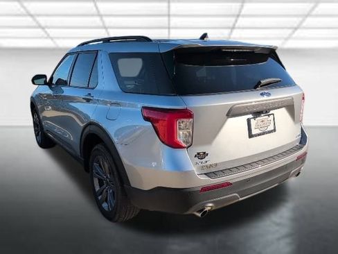 Used 2024 Ford Explorer XLT w/ Equipment Group 202A image 2