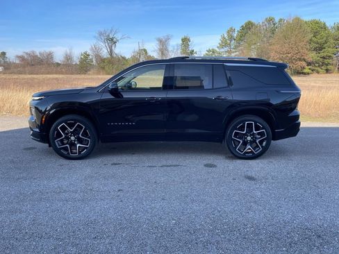 New 2026 Chevrolet Traverse High Country w/ LPO, Floor Liner Package FWD image 2