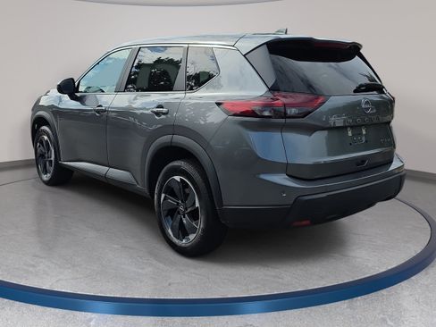 Used 2024 Nissan Rogue SV AWD/4WD image 7