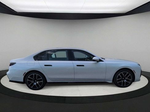 Used 2026 BMW i7 xDrive60 w/ Executive Package AWD/4WD image 9