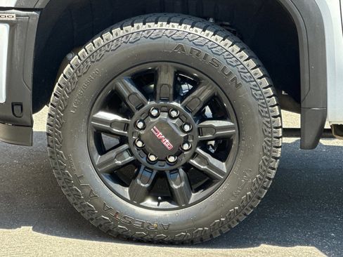 Certified 2025 GMC Sierra 2500 AT4 AWD/4WD image 27
