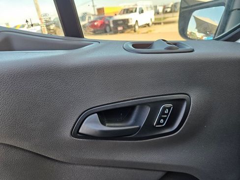 Used 2025 Ford Transit 350 XLT RWD image 25