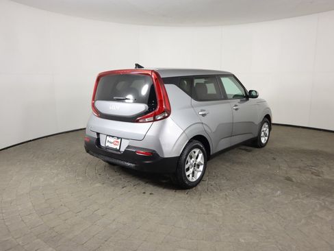 Used 2022 Kia Soul LX w/ Technology Package FWD image 8