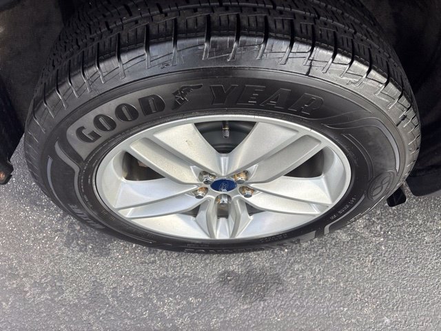Used 2016 Ford Edge SEL w/ Class II Trailer Tow Package AWD/4WD image 25