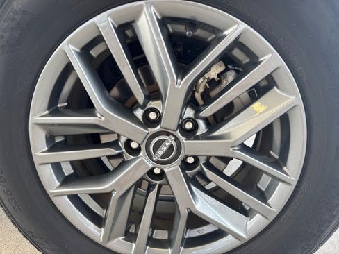 Used 2023 Nissan Rogue S FWD image 5