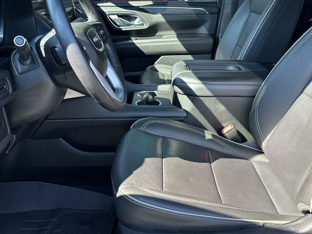 Used 2023 GMC Yukon XL SLT AWD/4WD image 14
