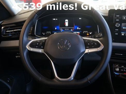 Certified 2025 Volkswagen Jetta SE image 13