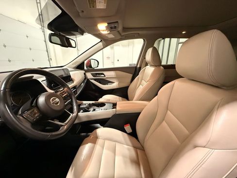 Used 2021 Nissan Rogue SL w/ Premium Package image 16