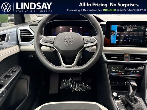 New 2026 Volkswagen Taos SE AWD/4WD image 12