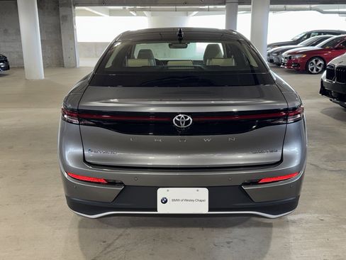 Used 2025 Toyota Crown Limited image 7