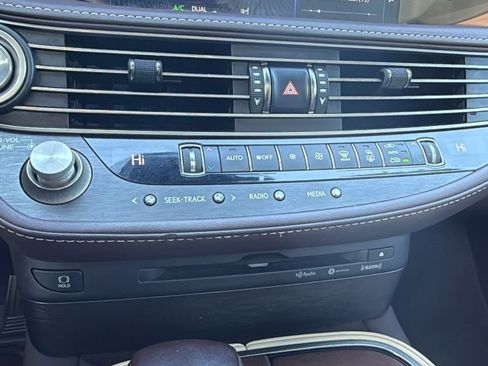 Used 2019 Lexus LS 500 500 Base w/ Accessory Package (Z2) image 21