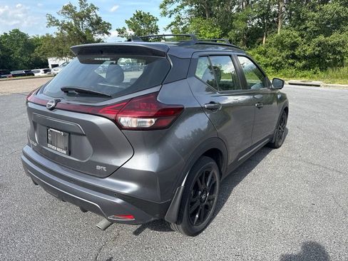 Used 2023 Nissan Kicks SR w/ SR Premium Package FWD image 4