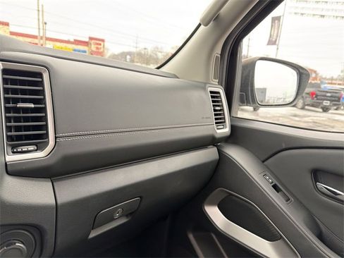 Used 2022 Nissan Frontier SV w/ Technology Package image 20