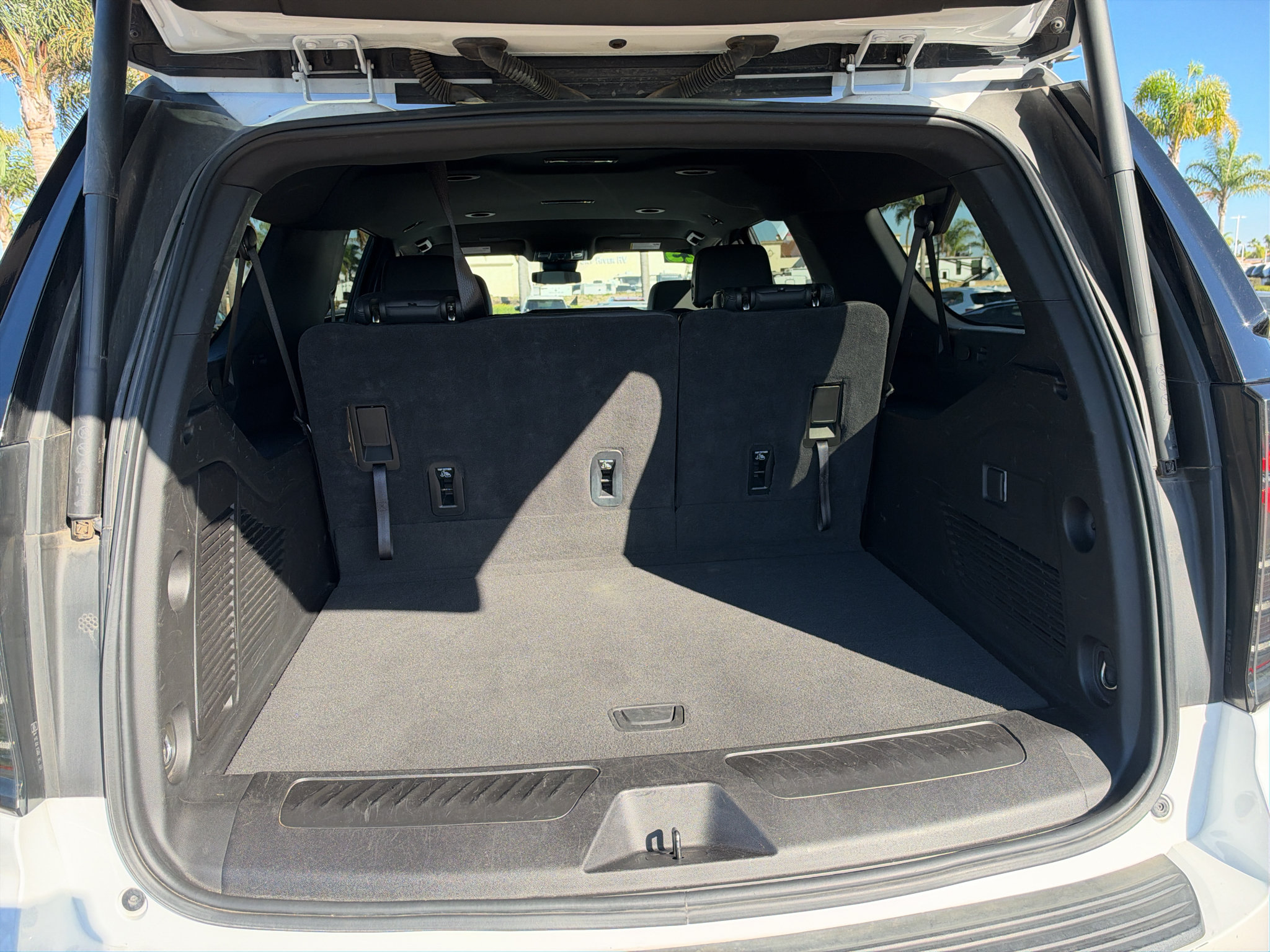 Used 2025 Chevrolet Suburban LT RWD image 12