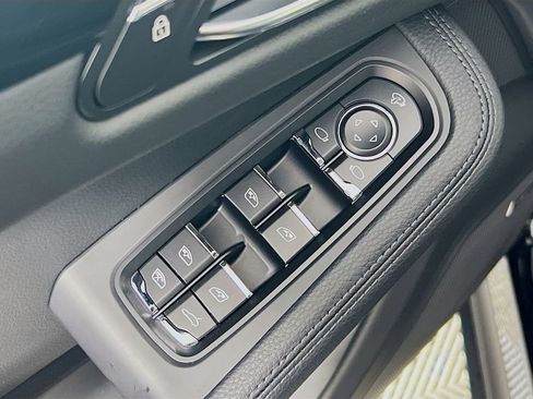 New 2026 Porsche Macan image 20