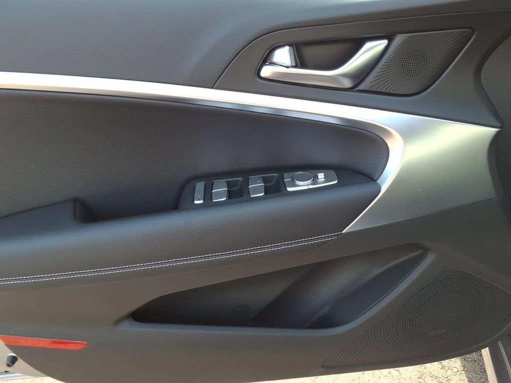 Used 2026 Genesis G70 2.5T RWD image 14
