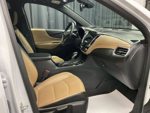 Used 2023 Chevrolet Equinox Premier AWD/4WD image 11