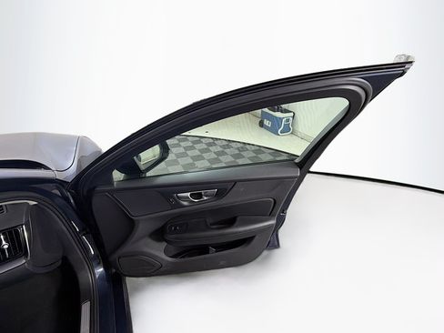 Used 2024 Volvo S60 B5 Core FWD image 32
