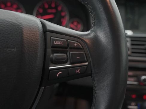 Used 2011 BMW 550i Sedan image 22