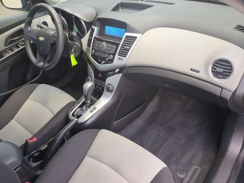 Used 2013 Chevrolet Cruze LS FWD image 25