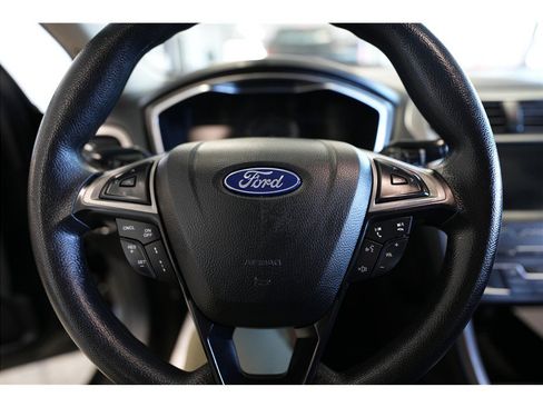 Used 2020 Ford Fusion SE FWD image 17