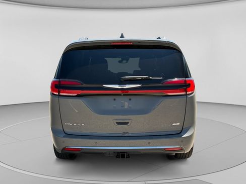 Used 2022 Chrysler Pacifica Pinnacle AWD/4WD image 4