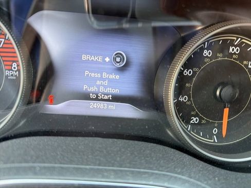 Used 2022 Jeep Cherokee Trailhawk image 8