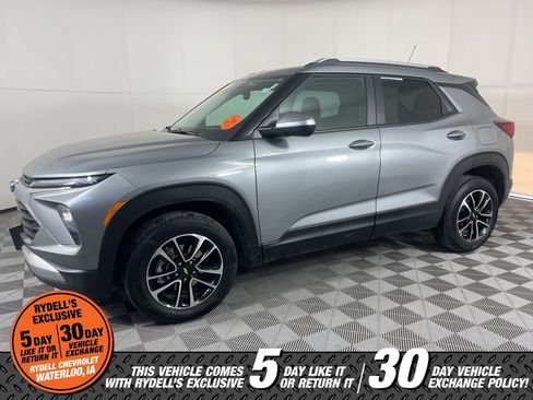 Certified 2025 Chevrolet TrailBlazer LT w/ Driver Confidence Package image 11