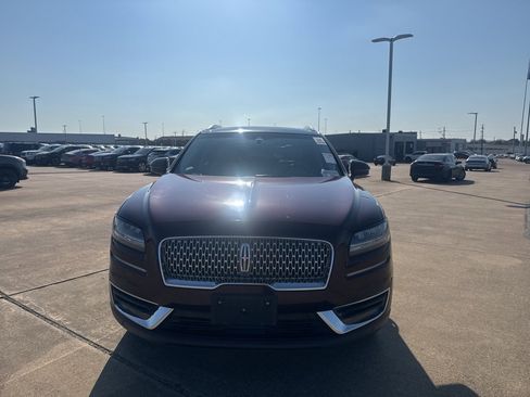 Used 2020 Lincoln Nautilus Reserve w/ Equipment Group 201A image 2