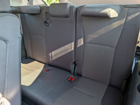 Used 2023 Toyota Highlander LE FWD image 22