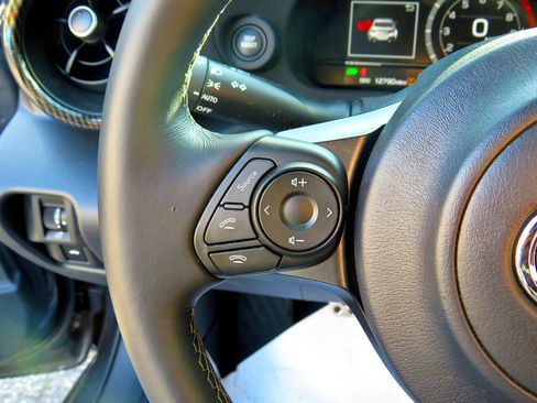 Used 2024 Toyota GR86 Premium image 18