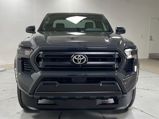 New 2025 Toyota Tacoma SR video 2