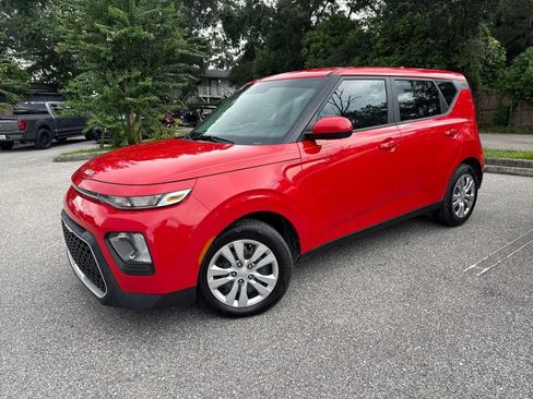 Used 2022 Kia Soul LX FWD image 3