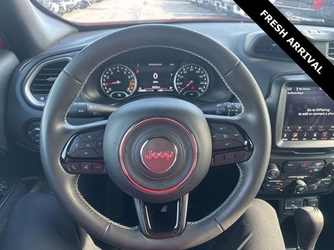 Used 2021 Jeep Renegade Latitude FWD image 13