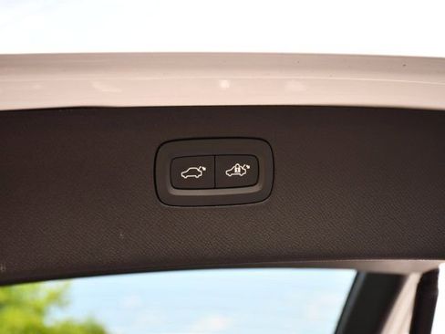 Used 2025 Volvo XC90 B6 Plus w/ Protection Package Premier AWD/4WD image 27
