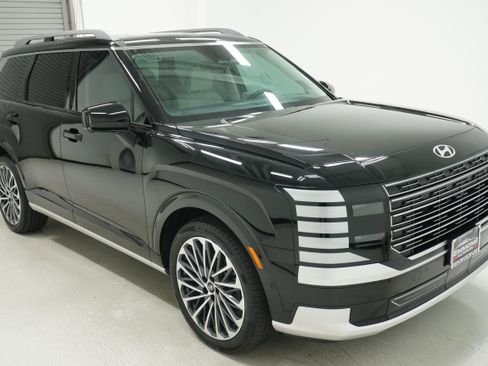 Used 2026 Hyundai Palisade Calligraphy AWD/4WD image 3