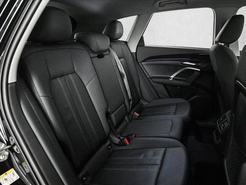 Certified 2025 Audi Q5 Premium w/ Convenience Package AWD/4WD image 20