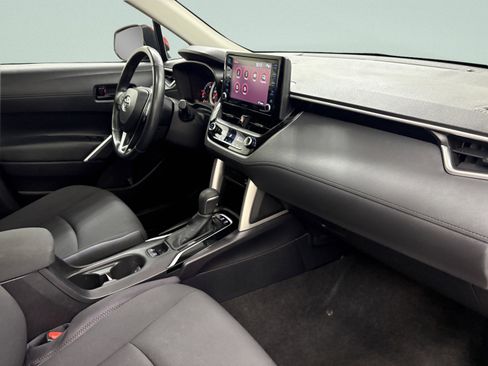 Used 2022 Toyota Corolla Cross LE w/ Moonroof Package FWD image 21