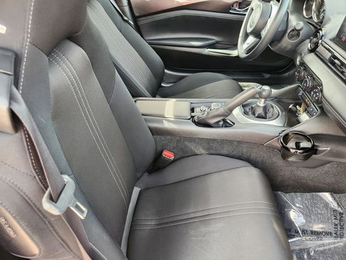 Used 2023 MAZDA MX-5 Miata Club image 5