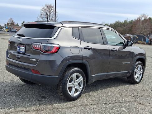 Used 2023 Jeep Compass Latitude AWD/4WD image 12