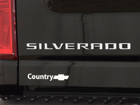 Used 2024 Chevrolet Silverado 2500 LTZ w/ LTZ Plus Package image 27