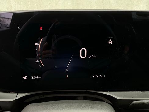 Used 2025 Buick Envista Preferred image 36