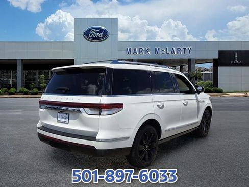 Used 2024 Lincoln Navigator Reserve AWD/4WD image 5